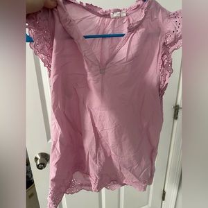 Size small great condition, gap shirt